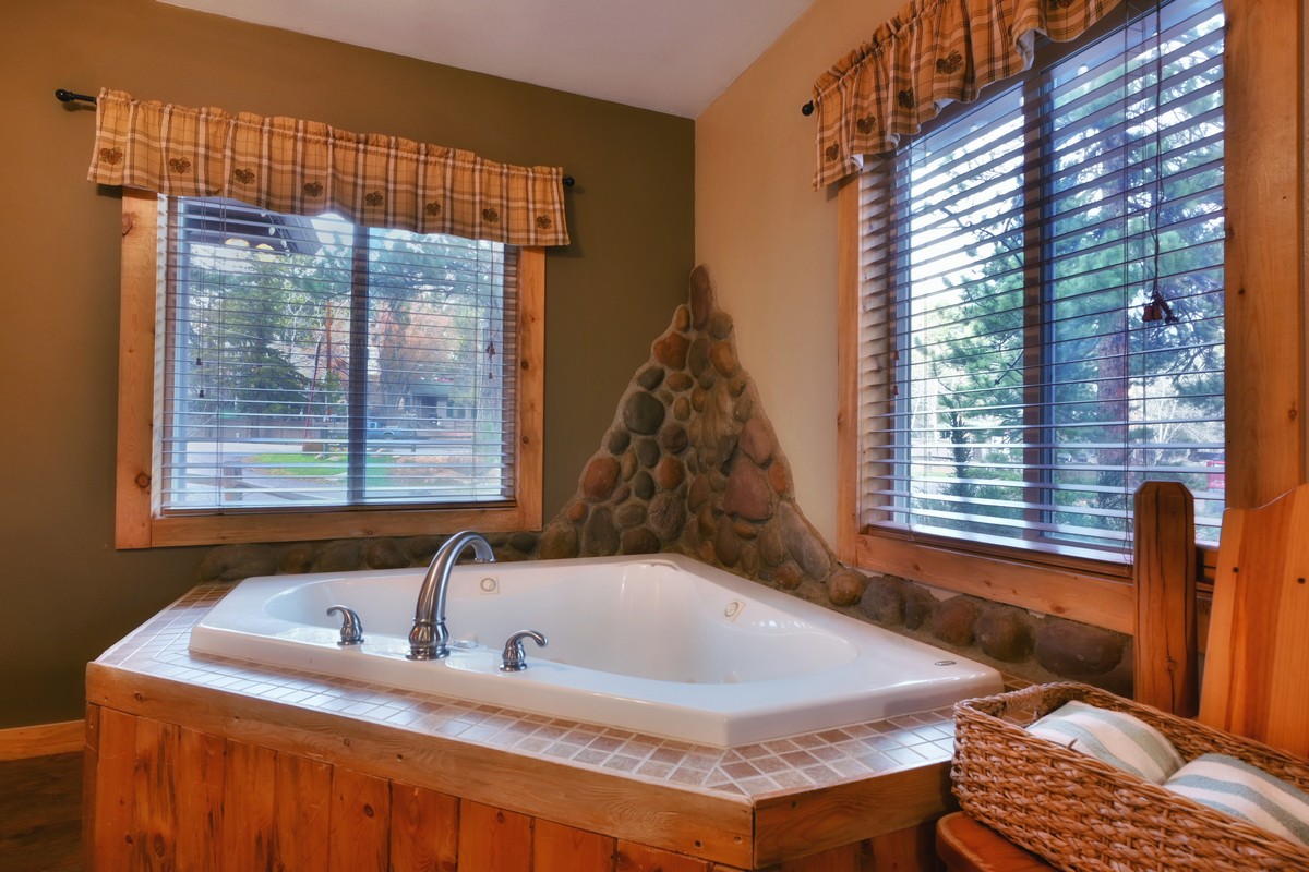 Jetted Tub
